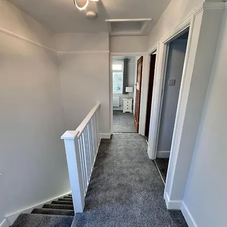 City Centre Home In Canterbury With Free Parking Exterior photo