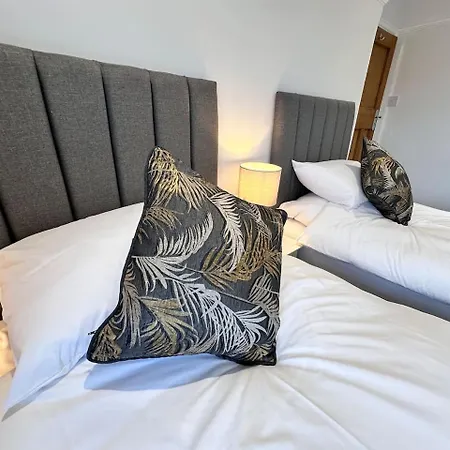 City Centre Home In Canterbury With Free Parking Exterior photo