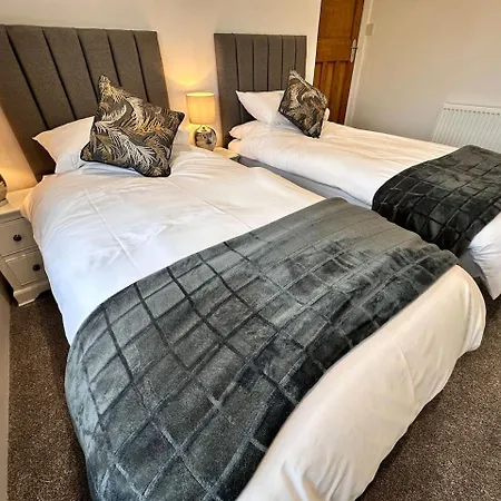 City Centre Home In Canterbury With Free Parking Exterior photo