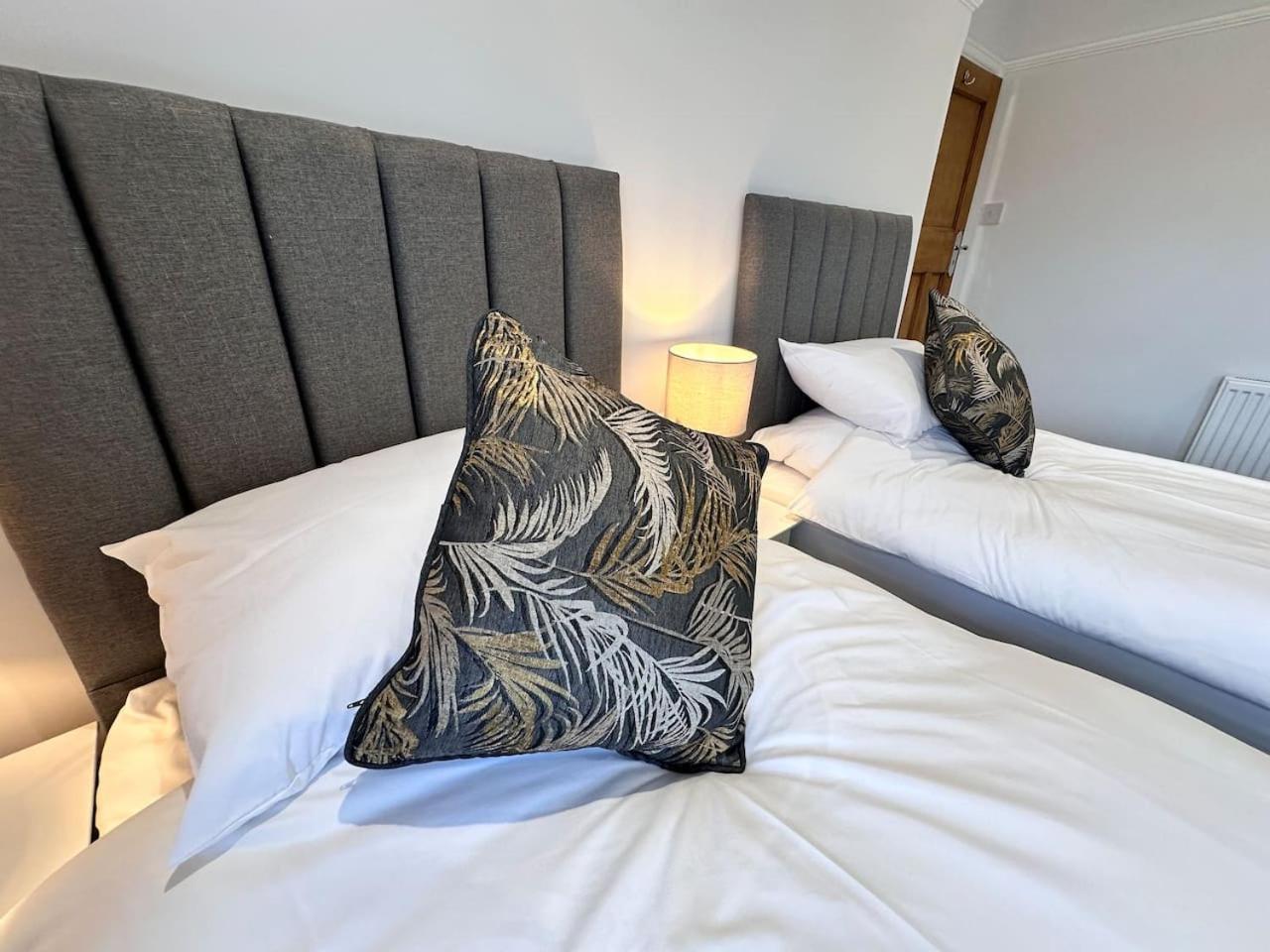 Holiday home Centre In With Free Parking Canterbury