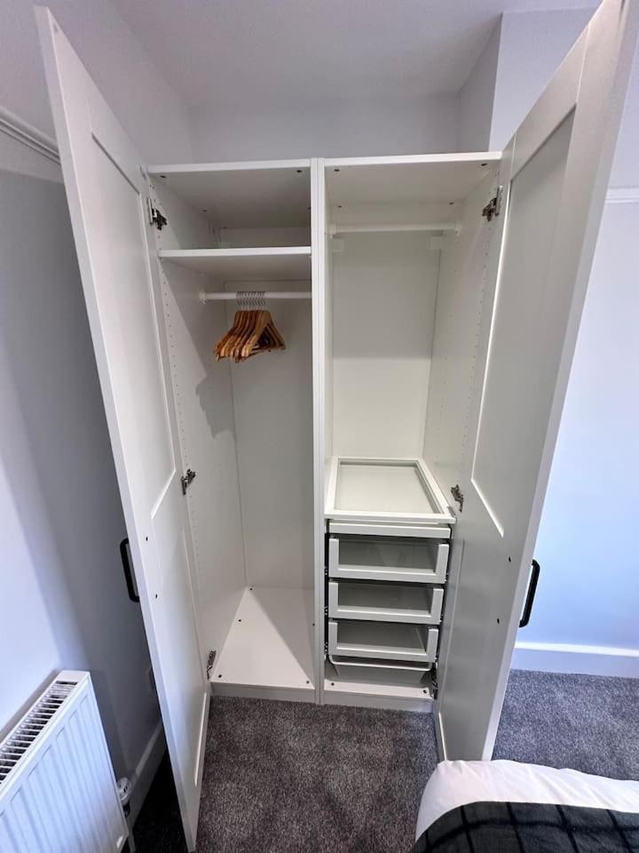 Centre In With Free Parking Holiday home Canterbury