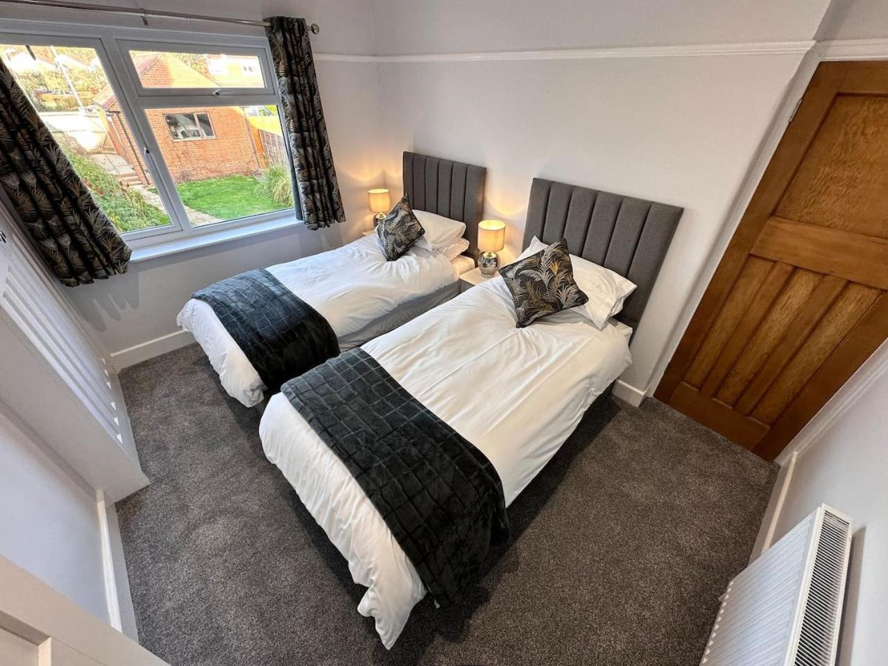 Holiday home Centre In With Free Parking *