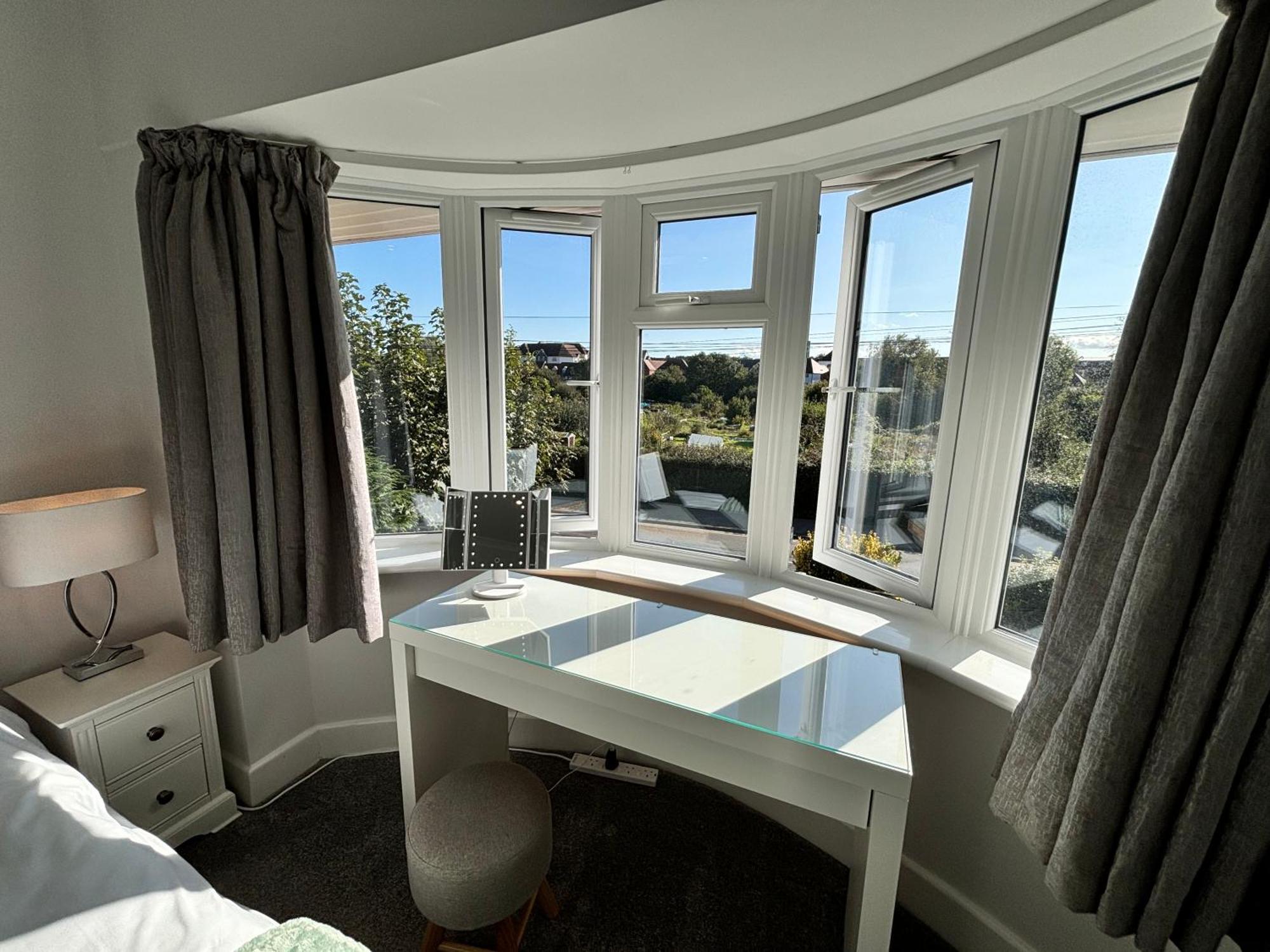 Centre In With Free Parking Holiday home Canterbury