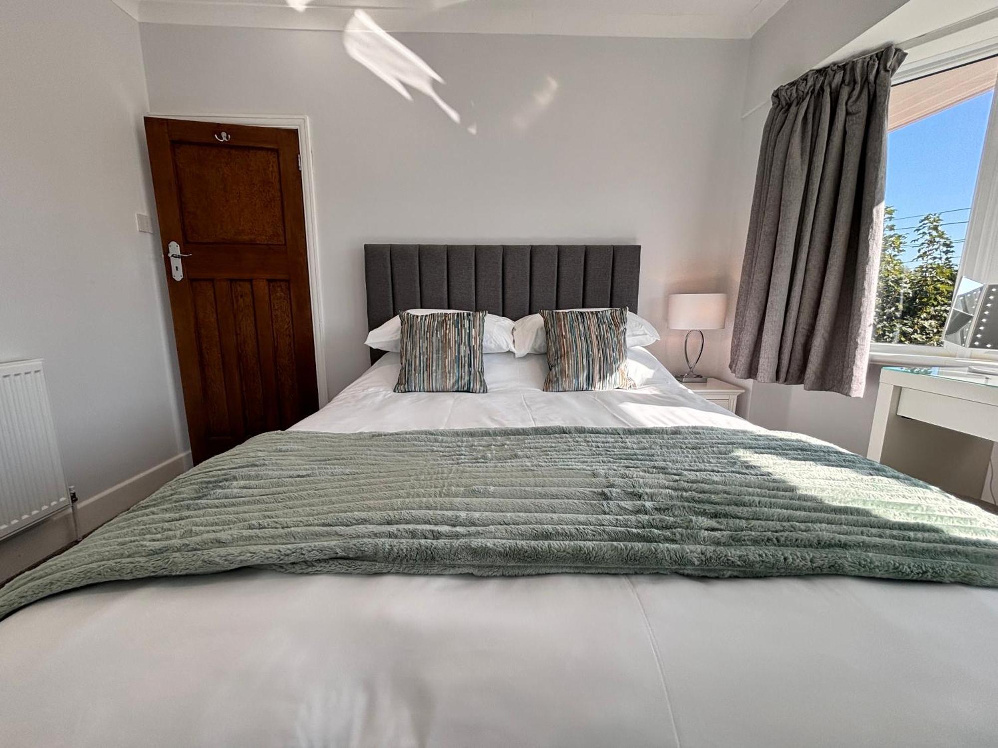 Centre In With Free Parking * Canterbury