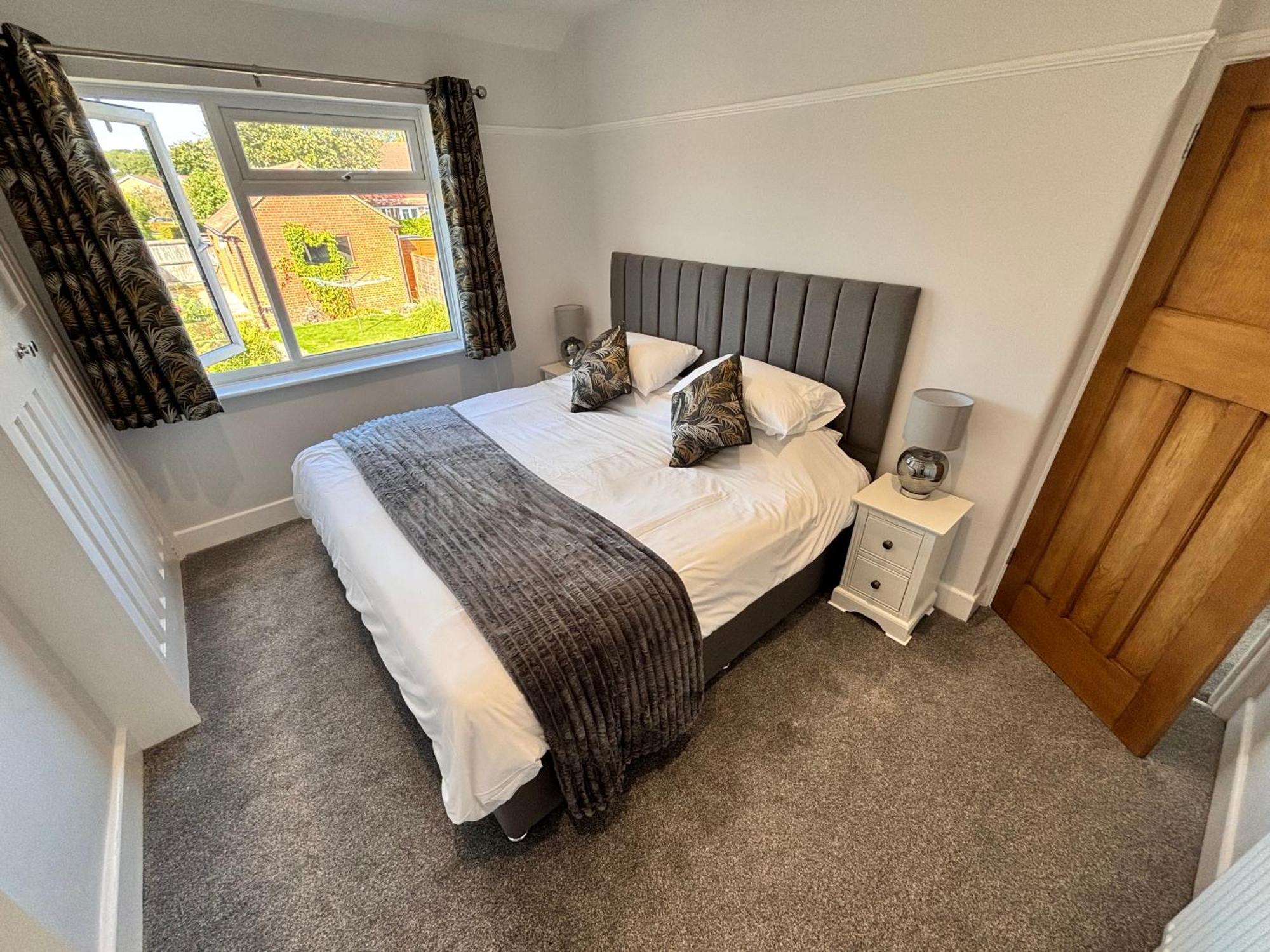 Centre In With Free Parking * Canterbury