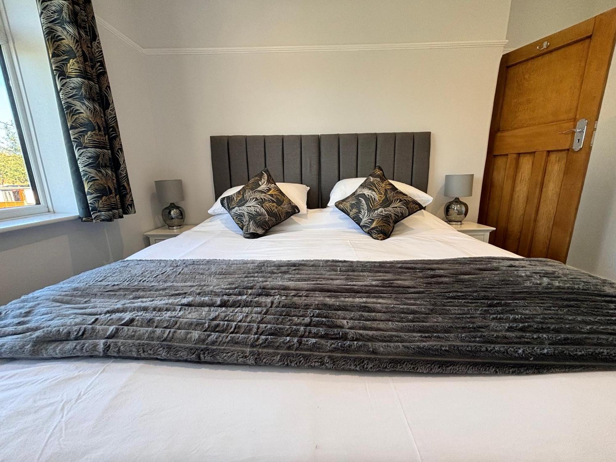 Centre In With Free Parking * Canterbury